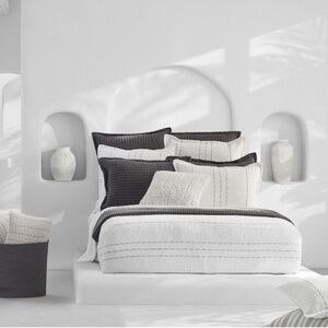 Queen size Ambre Cotton Coverlet | PotteryBarn